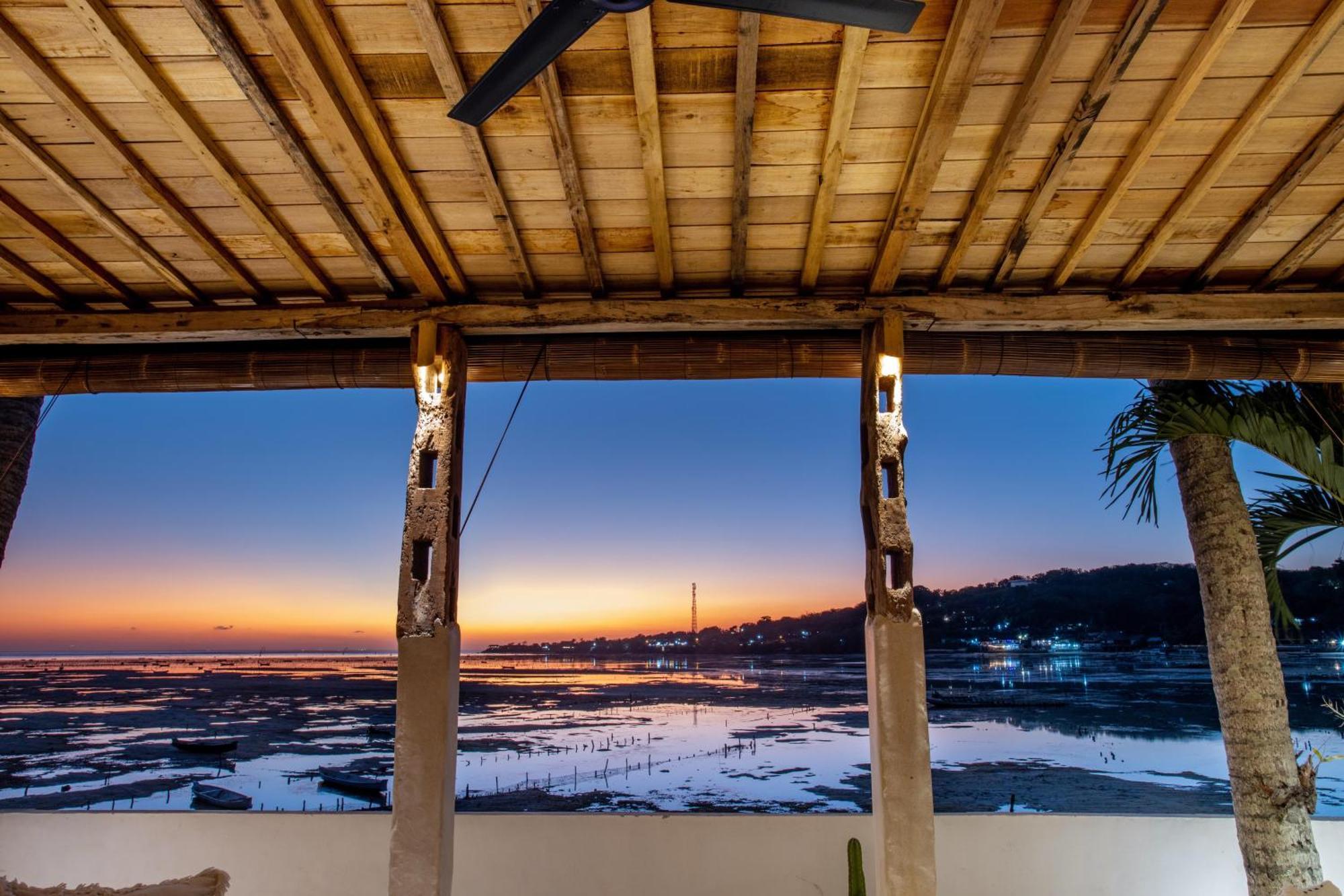 Sunset House Ceningan, 10 Person Beachview Private Villa Lembongan Exterior foto